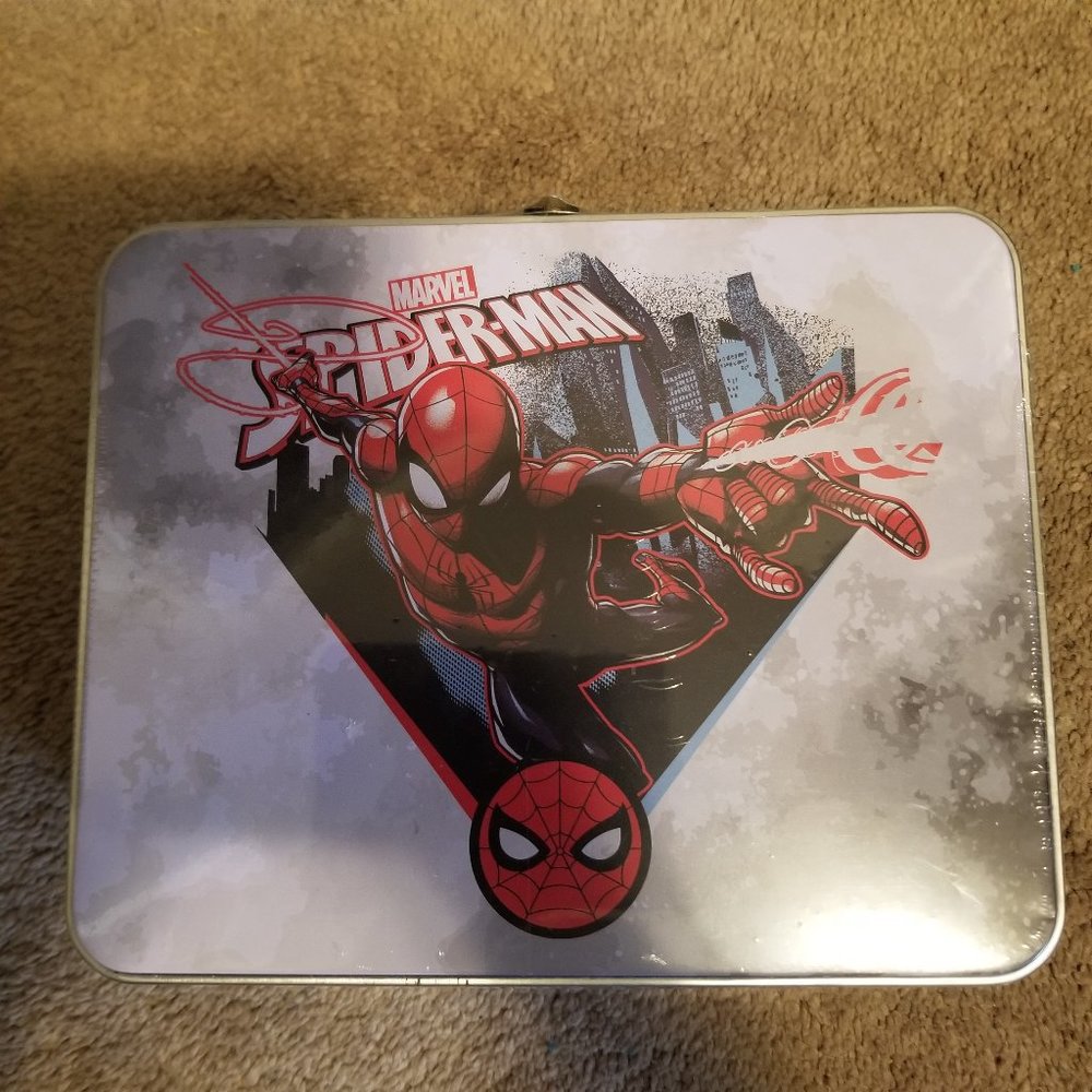 Marvel Spider-man Vintage Style Lunchbox Collector Gift Set